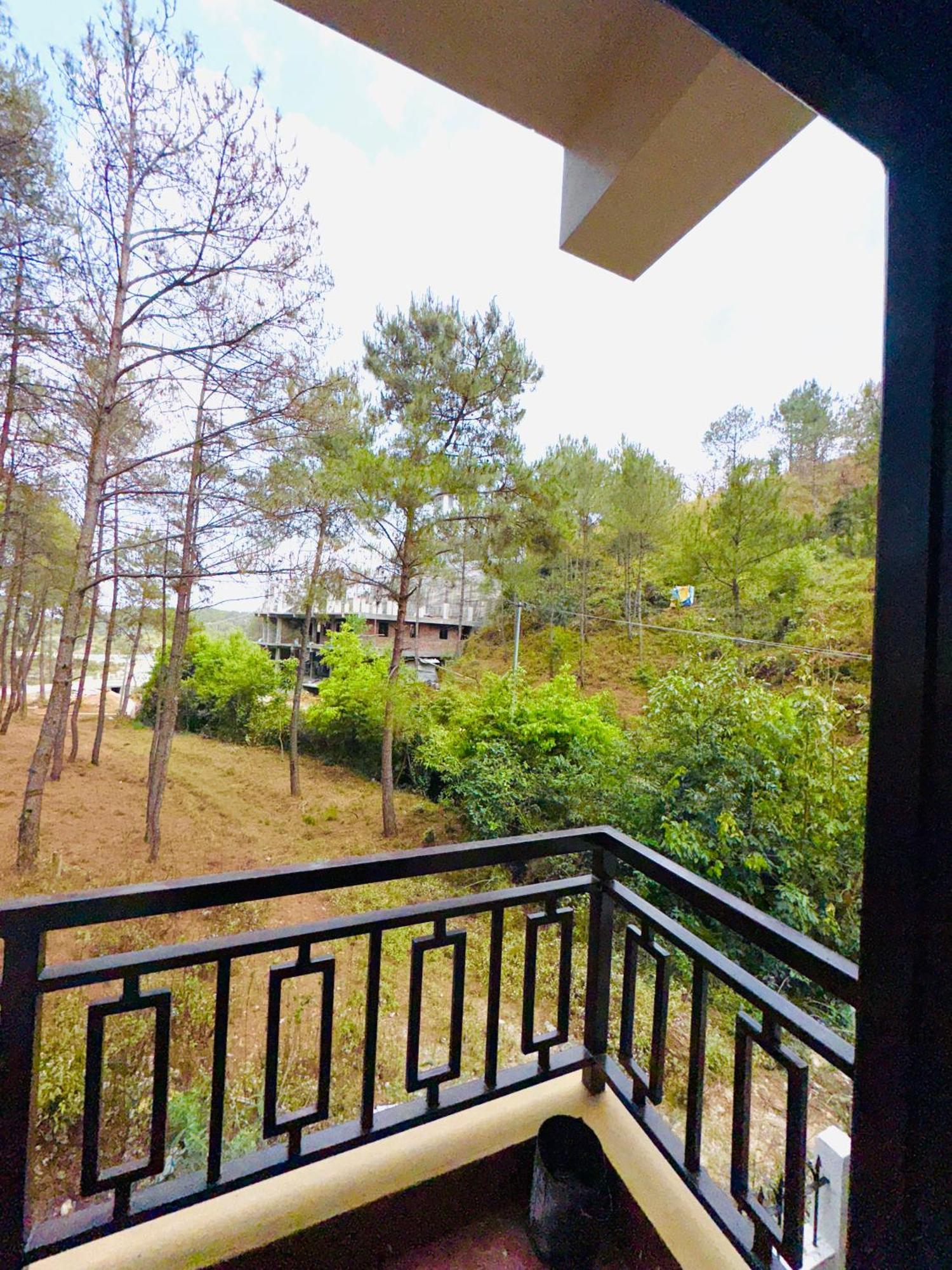 Xtsy Travellers Hostel Шиллонг Экстерьер фото