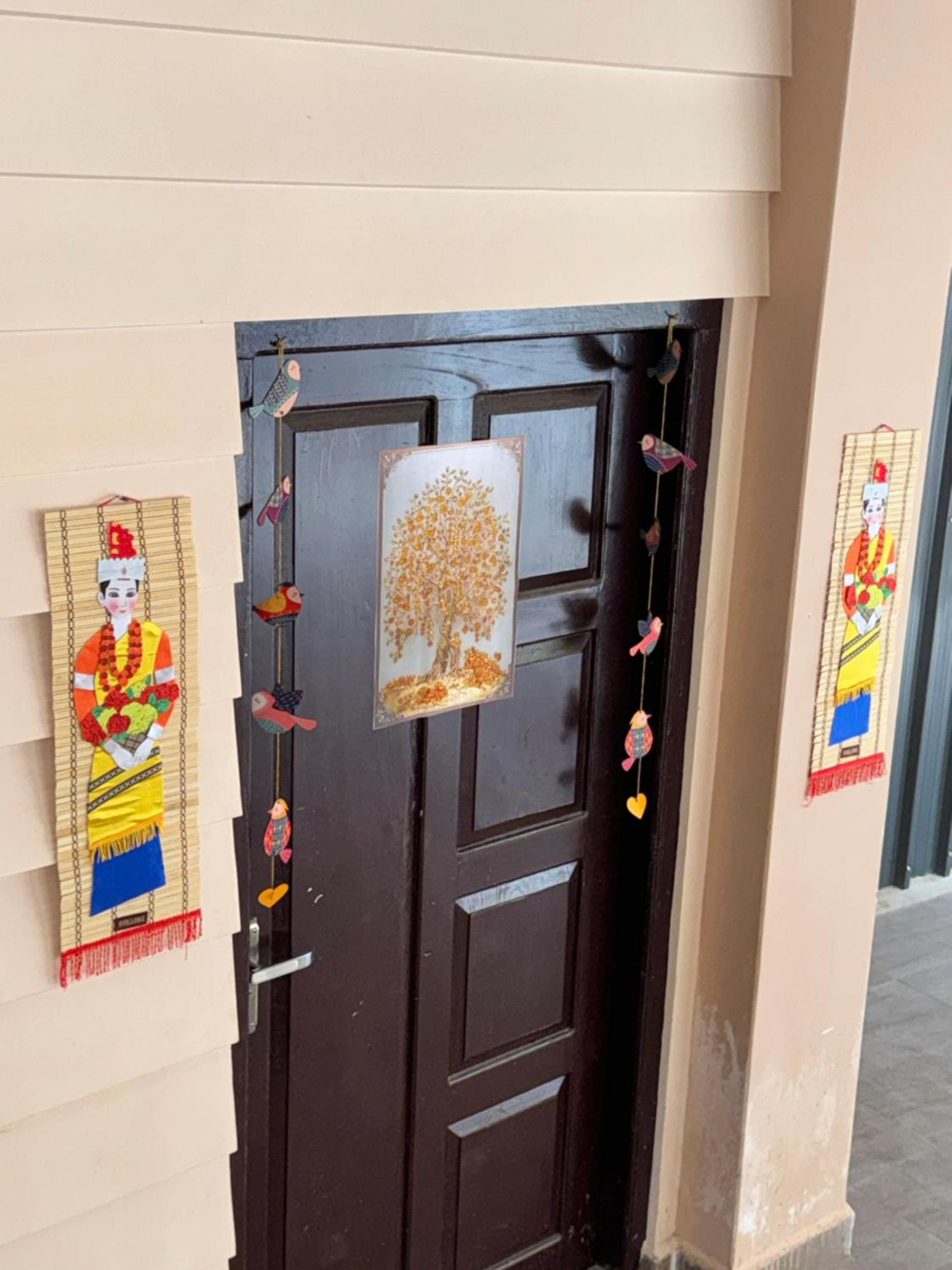 Xtsy Travellers Hostel Шиллонг Экстерьер фото